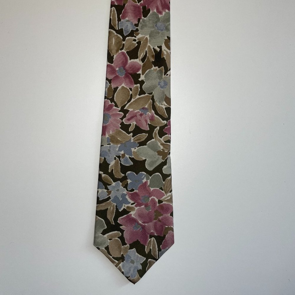 Grandpa's Collection: Vintage Floral Tie for Men